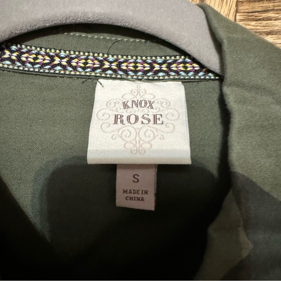 NWOT Knox Rose army green stars light jacket - Picture 3 of 3